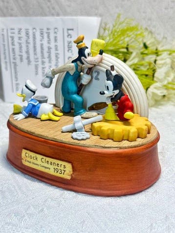 Disney - Beeld, Disney Clock Cleaners 1937 Ceramic Figurine, Nieuw