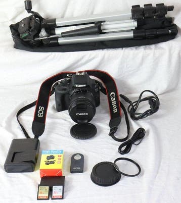 Canon EOS 100D met EF-S 18-55mm 1:4-5.6 IS STM en diverse, Audio, Tv en Foto, Nieuw