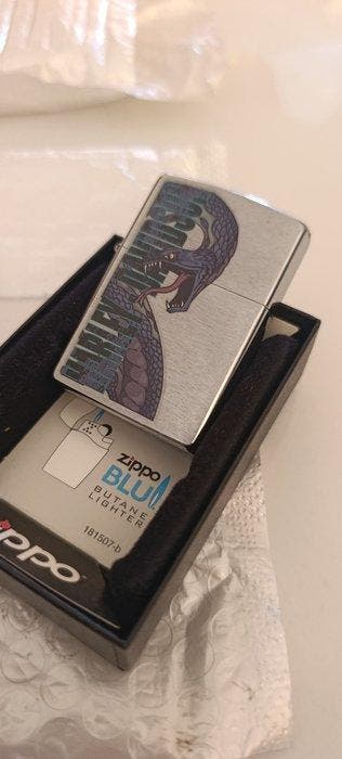 Zippo, Harley Davidson con raffigurato un serpente a sonagli, Verzamelen, Rookartikelen, Aanstekers en Luciferdoosjes