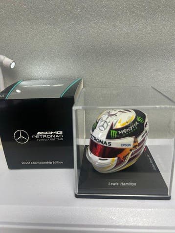 Spark 1:5 - Modelauto - Exclusive Lewis Hamilton Mercedes F1, Nieuw