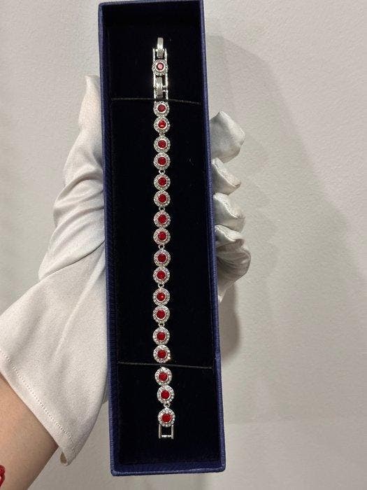 Swarovski - Beeld, Crystal-encrusted bracelet - 0 cm -, Antiek en Kunst, Curiosa en Brocante