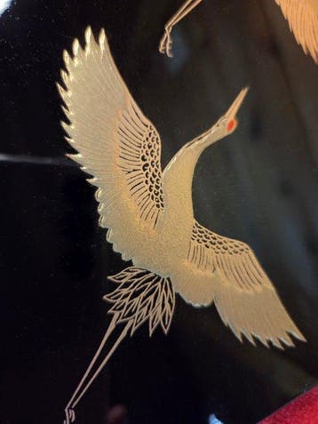 Boîte à documents laquée japonaise (Fubako) avec des grues