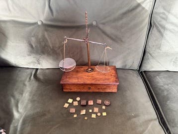 Precisieweegschaal - Hout, Messing, Glas -