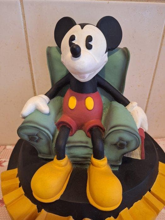 Disney - Mickey Mouse - Mickey Mouse zittend in zijn stoel, Collections, Disney