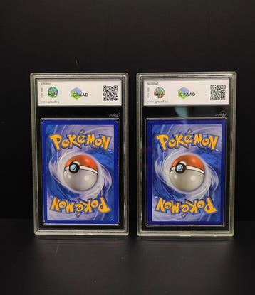 Pokémon - 2 Graded card - Reshiram Secret rare, Foil,, Hobby en Vrije tijd, Nieuw