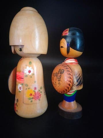 Beeldje, vintage duo Japanse Ssaku Kokeshi Izu no Odoriko, Antiek en Kunst