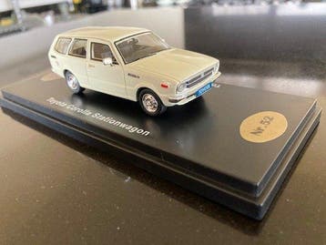 QSP Model Collection 1:43 - Modelauto (2) - Toyota Corolla, Nieuw