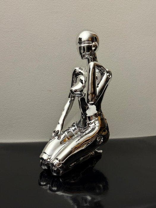 GF Exclusives - Chrome Female Robot Sculpture Artwork By: GF, Antiek en Kunst, Kunst | Schilderijen | Modern