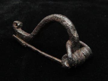 Oud-Romeins Brons Versierde kruisboogbroche/fibula (1x) -