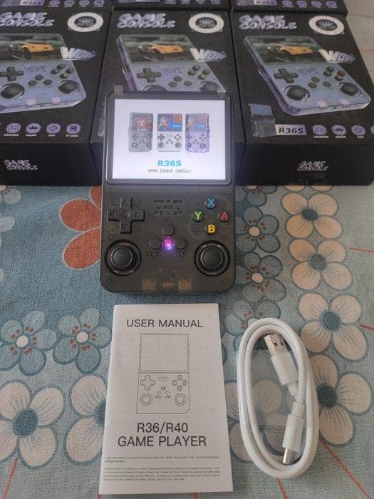 R36S - 2x Retro Gaming Console 64GB 21000 Games New + 2x, Games en Spelcomputers, Spelcomputers | Overige Accessoires