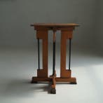 Bijzettafel - Vurenhout - Geïnspireerd door P.E.L. Izeren
