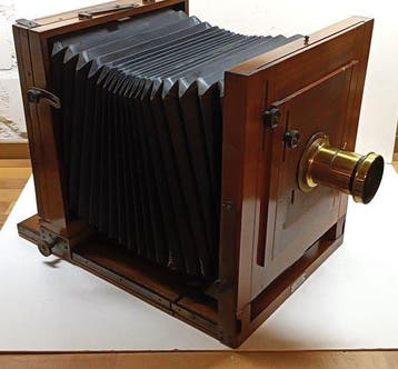 Große Studiocamera , Holzcamera Format 18x24 cm antik