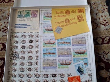 Monde - Monde, joli matériel dans une boîte, Belgique,