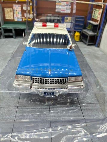 MCG 1:18 - Voiture miniature - Chevrolet Caprice Estate, Nieuw