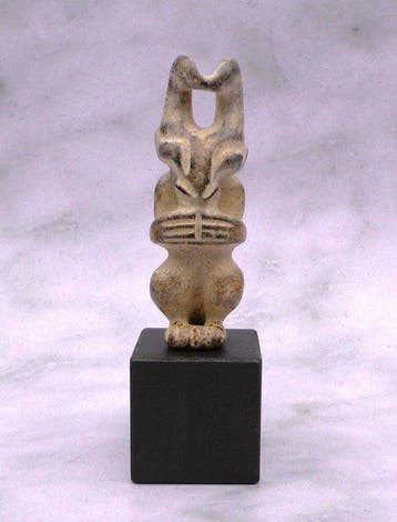 sculptuur, Hongshan Cultuur Alien Taïno achtige Gehoornde