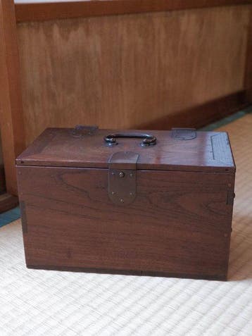 Boîte - Coffre en bois traditionnel japonais pour, Antiquités & Art