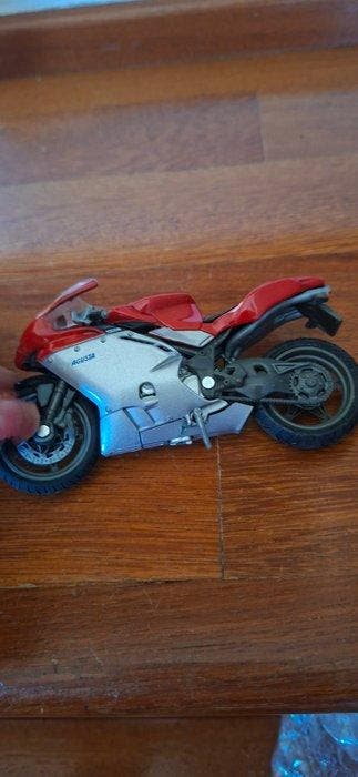 Collectie van memorabilia, Nieuw