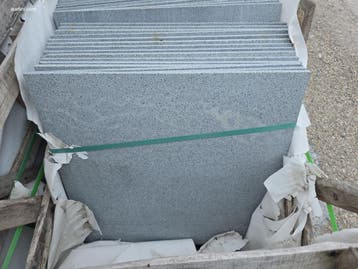 64 stuks Granieten tegels 600 x 600 x h15 mm, Nieuw