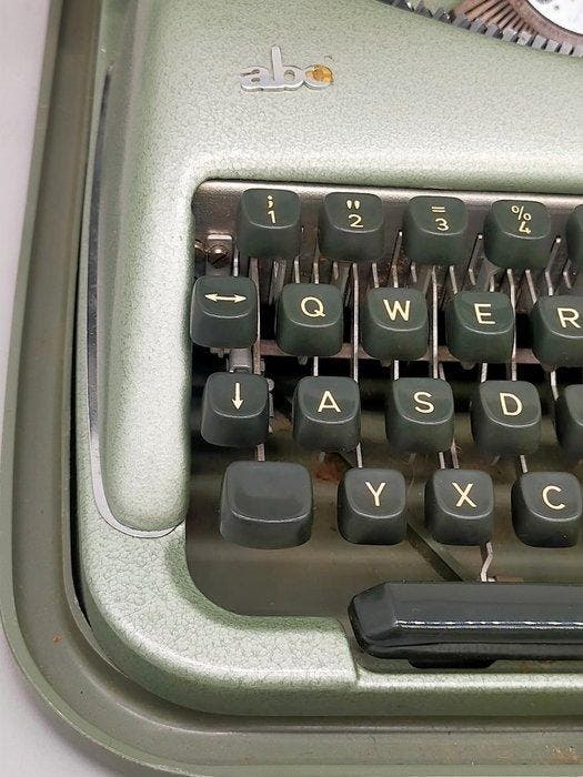 ABC - Draagbaar in de koffer - Typemachine - 1960-1970, Antiek en Kunst, Kunst | Designobjecten