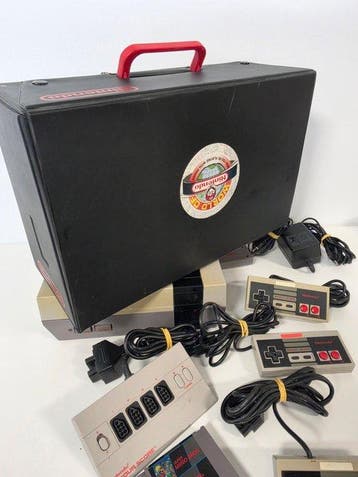 Nintendo - Nes - NES Four Score Bundle & 44 Game Case BIG -
