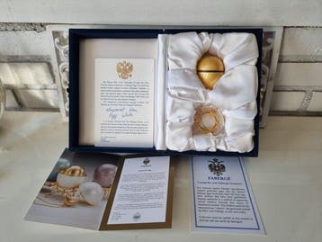 Œuf Fabergé - Oeuf fabergé poule impérial - - Plaqué or