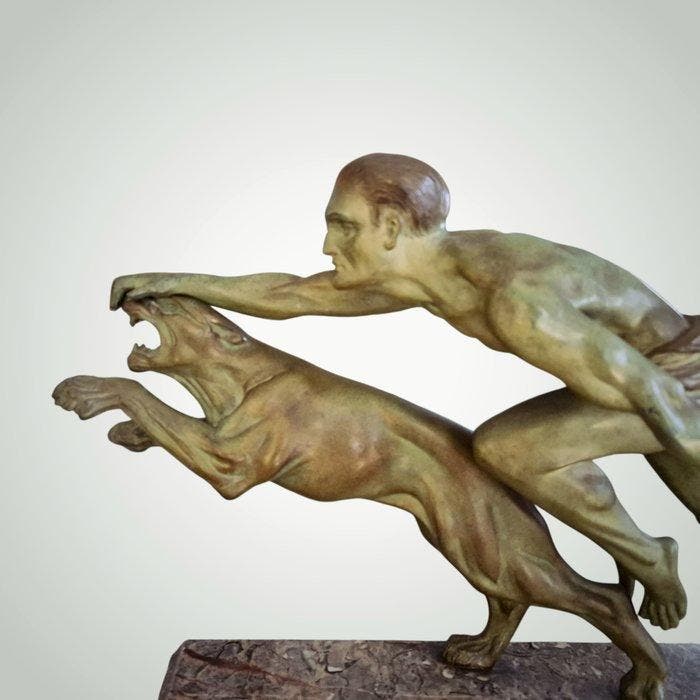 L. Valderi - Sculpture, Homme et Panthère - 47 cm - Metal,, Antiek en Kunst, Antiek | Meubels | Stoelen en Sofa's