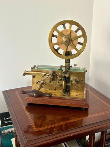 Ancien télégraphe Morse en laiton, Italie, fin du XIXe, Antiquités & Art