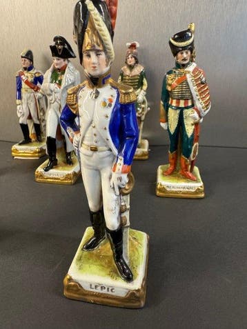 Scheibe-Alsbach - Beeldje - Napoléoniennes (7) - Porselein, Antiek en Kunst
