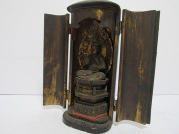 Altaar - Hout - 1920-1930 - Boeddhistisch beeld in een shri