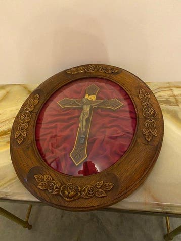 Kruis - Eik - 1850-1900 - Kruisbeeld bol glas