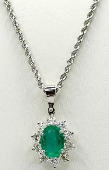 Statement ketting - 18 karaat Witgoud - 1.80ct. tw. Smaragd