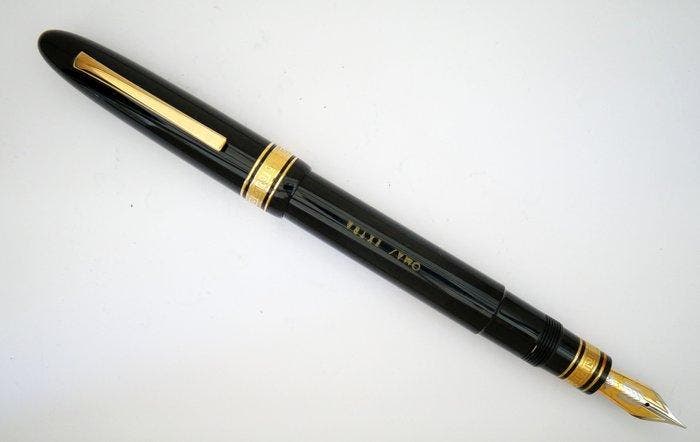 Omas - Extra - Stylo à plume, Collections, Stylos