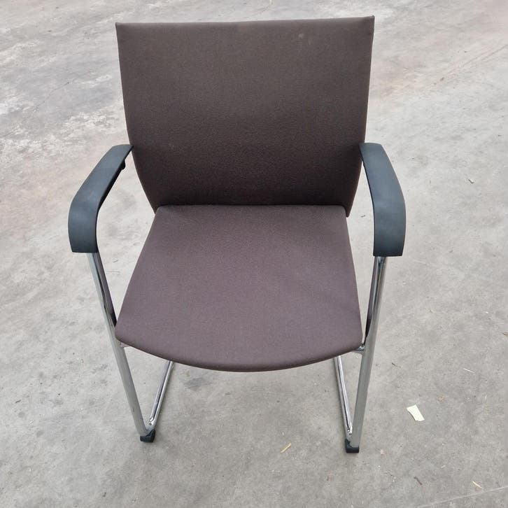 Franch dorso vergaderstoel bruin gebruikt, Zakelijke goederen, Kantoor en Winkelinrichting | Kantoormeubilair en Inrichting, Ophalen of Verzenden