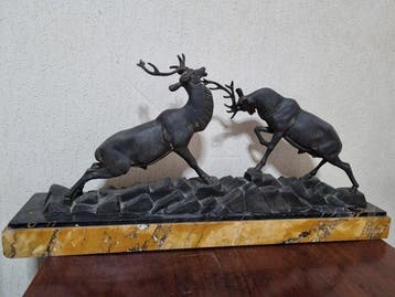 Irene Rochard - sculptuur, Cerfs - 34 cm - Zinklegering -
