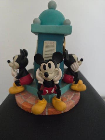 1 Disney parks collection horloge nomme waiting with mickey