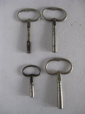 Regulateur (12) - Metaal - 1850-1900 - 12 klok sleutels