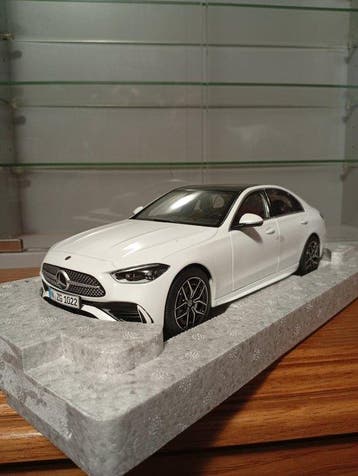 NZG 1:18 - Modelauto - Mercedes - Mercedes-Benz C-Klasse