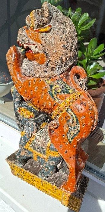 Indië – Grote met de hand gesneden Yali-beeld (Gaja-Simha)