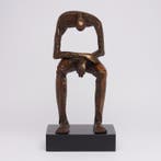 Sculpture, Modern Bronze Sculpture - Seated Bronze Sculpture, Antiquités & Art