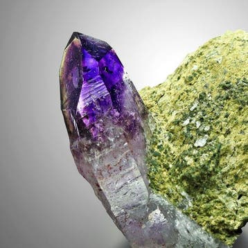 KWARTS variëteit AMETHIST op MATRIX Brandberg, Namibië