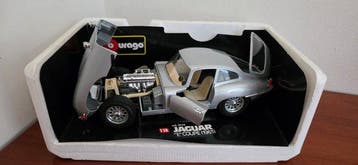 Bburago 1:18 - Modelauto - Jaguar E-Type Coupé (1961)