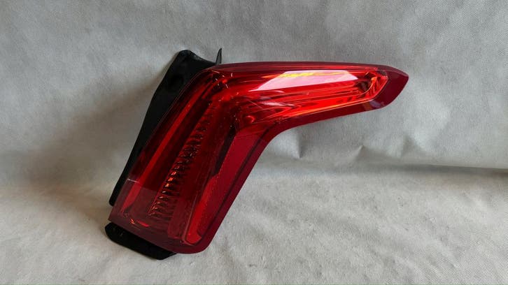 Cadillac XT5 achterlicht rechts LED Europa, Autos : Pièces & Accessoires, Éclairage, Envoi
