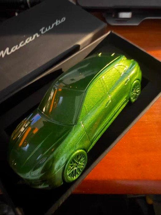 porsche Niet op schaal - Model sportwagen - Porsche Macan, Hobby en Vrije tijd, Modelauto's | 1:5 tot 1:12