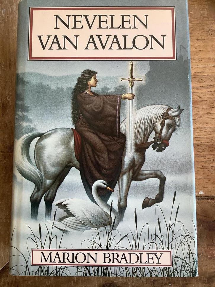 Nevelen van Avalon / Avalonserie / 1 9789022508015, Livres, Romans historiques, Envoi