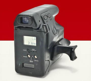 Kyocera Samurai X3.0 3.5-4.3/25-75mm Half-Frame AF Analoge