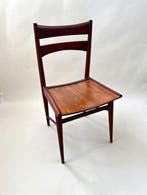 Chaise - Bois - Un ensemble de six chaises vintage en bois