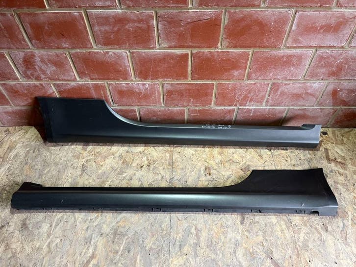 Moulure bas de caisse droite gauche Fiat 500 Abarth 2008-23, Autos : Pièces & Accessoires, Carrosserie & Tôlerie, Fiat, Utilisé