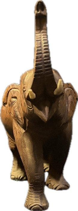 Pair of Carved Sandalwood Elephants - sculptuur - sandelhout