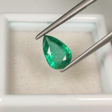 1 pcs Groen Smaragd - 1.10 ct - International Gemological