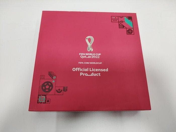 Insigne FIFA WORLD CUP Qatar 2022; Victory; Laeeb - Qatar -, Verzamelen, Overige Verzamelen